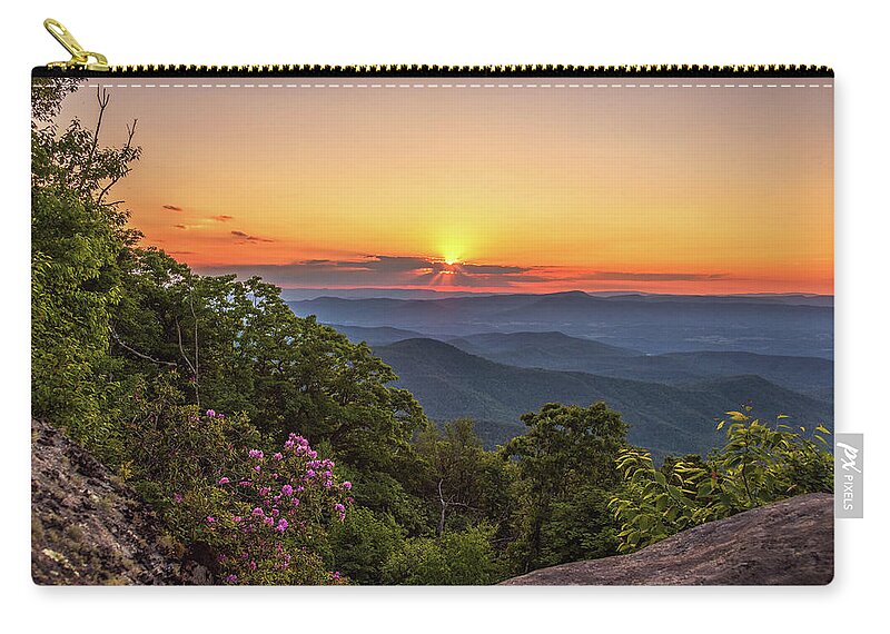 Summer Zip Pouch featuring the photograph Summer Sunset at Arnold Valley 1 by Tricia Louque