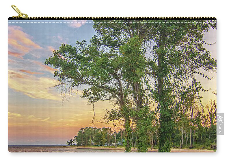 Sunset Zip Pouch featuring the photograph Sunset Along the Neuse River - Oriental North Carolina by Bob Decker