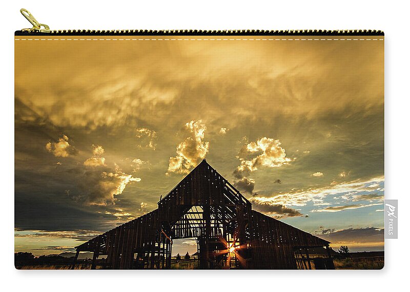 Barn Carry-all Pouch featuring the photograph Sunset at Mapleton Barn by Wesley Aston