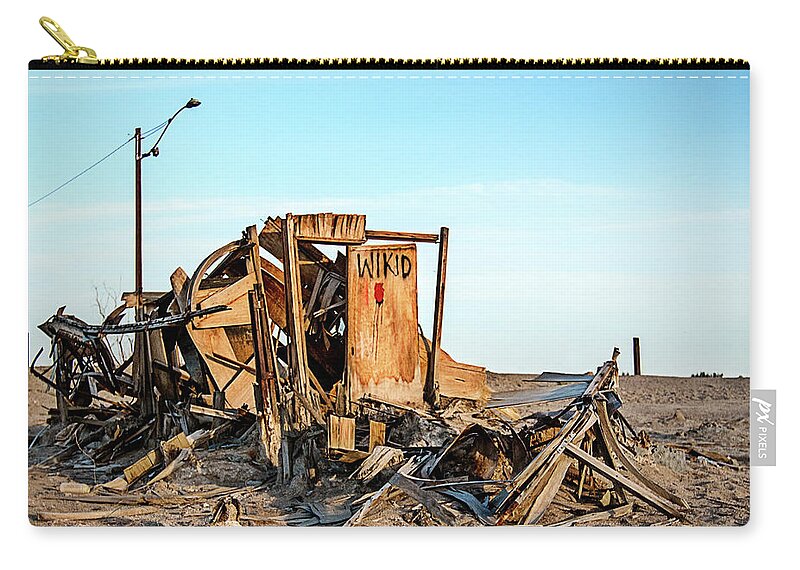 Bombay Beach Carry-all Pouch featuring the photograph Wikid by Carmen Kern