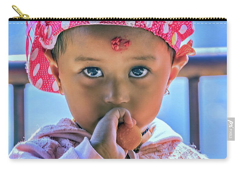 Street Zip Pouch featuring the photograph Windows to the Soul by Tom Watkins PVminer pixs