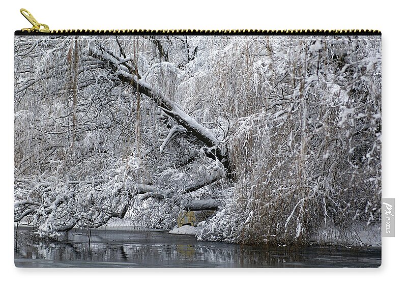 Milwaukee Zip Pouch featuring the photograph Winter Trees by Deb Beausoleil