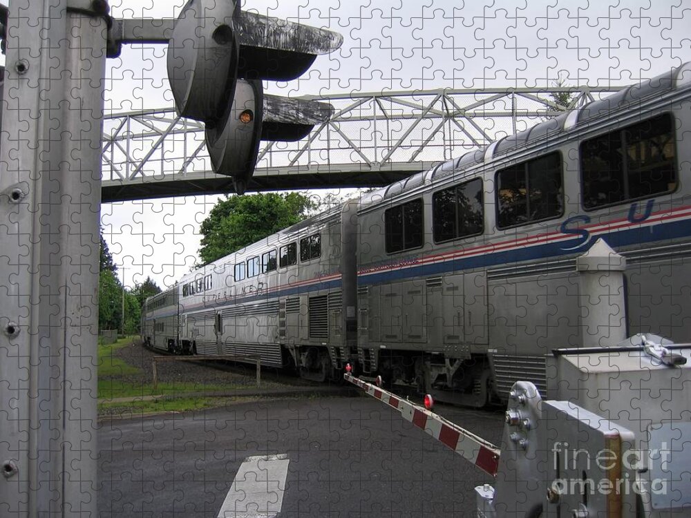 Amtrak Jigsaw Puzzle featuring the photograph Coast Starlight in Salem by James B Toy