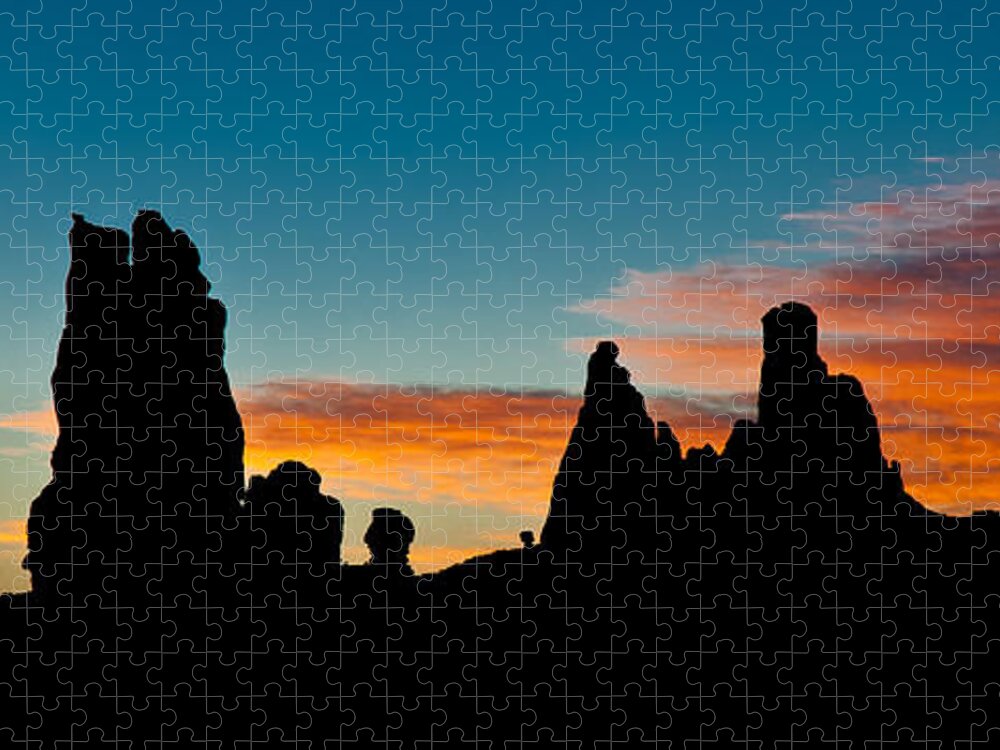 Monument Valley Jigsaw Puzzle featuring the photograph Sunrise at Totem Pole by George Buxbaum