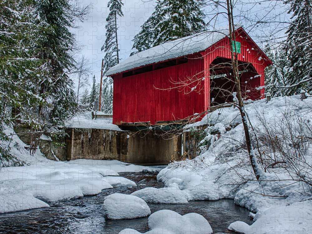 Mosely Covered Bridge Jigsaw Puzzle featuring the photograph Vermonts Moseley covered bridge by Jeff Folger