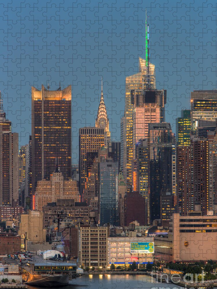 Clarence Holmes Jigsaw Puzzle featuring the photograph Manhattan Twilight V by Clarence Holmes