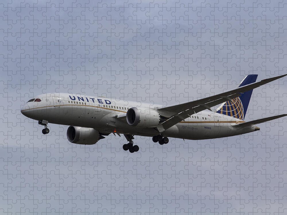United Airlines Dreamliner Jigsaw Puzzle featuring the photograph United Airlines Boeing 787 by David Pyatt