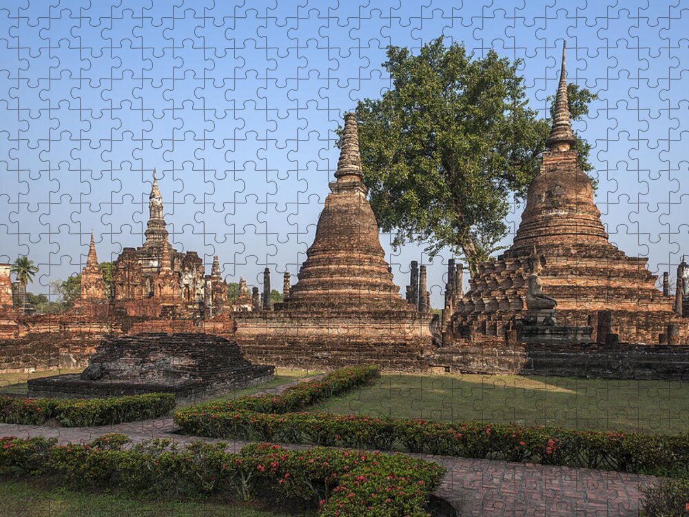 Temple Jigsaw Puzzle featuring the photograph Wat Mahathat Chedi DTHST0014 by Gerry Gantt
