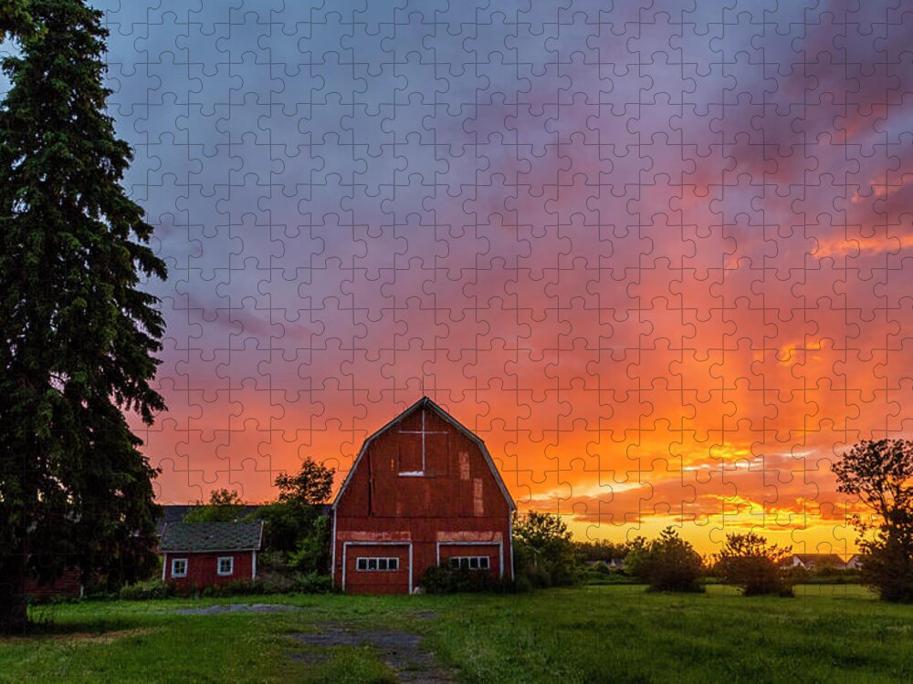 Red Barn At Sunset Jigsaw Puzzle featuring the photograph Barn at sunset by Mark Papke