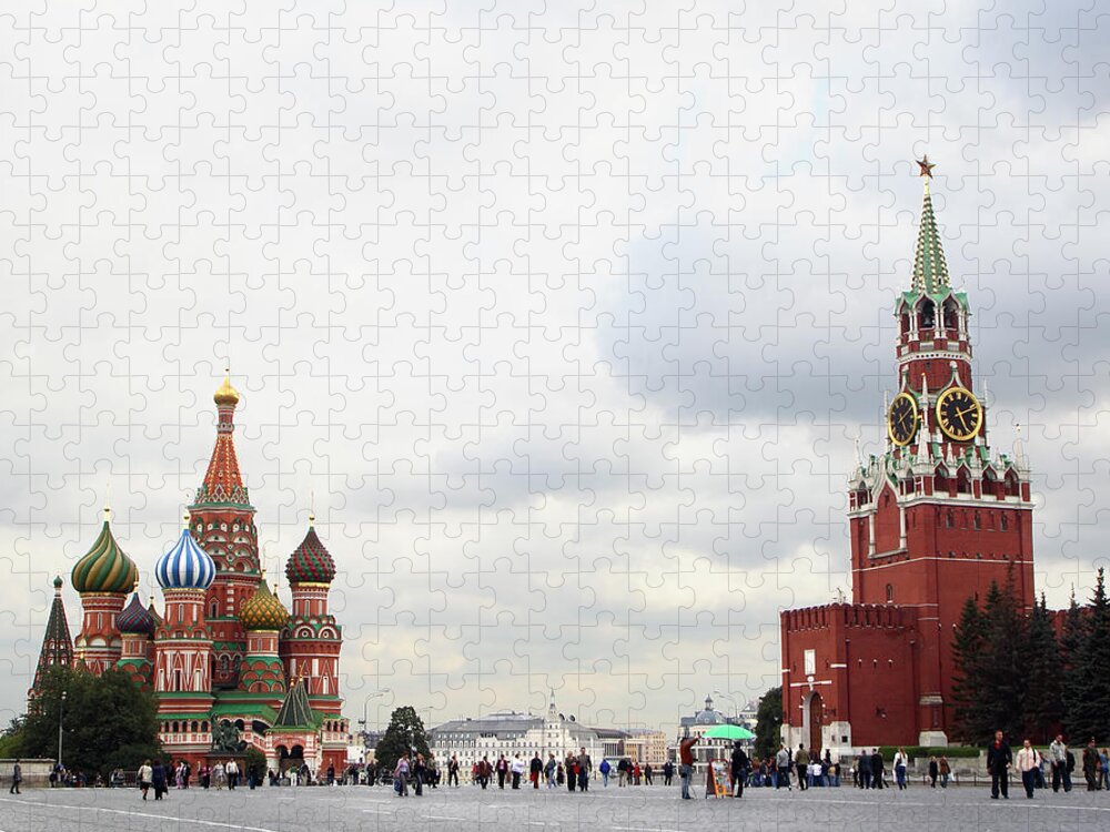 People Jigsaw Puzzle featuring the photograph Red Square In Autumn by Cay-uwe