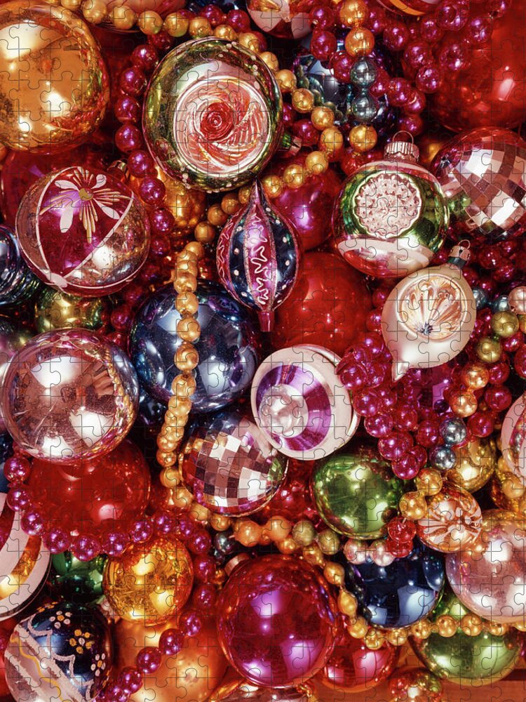 1960s OVERALL PATTERN OF PILE OF CHRISTMAS TREE DECORATIONS GLASS ...