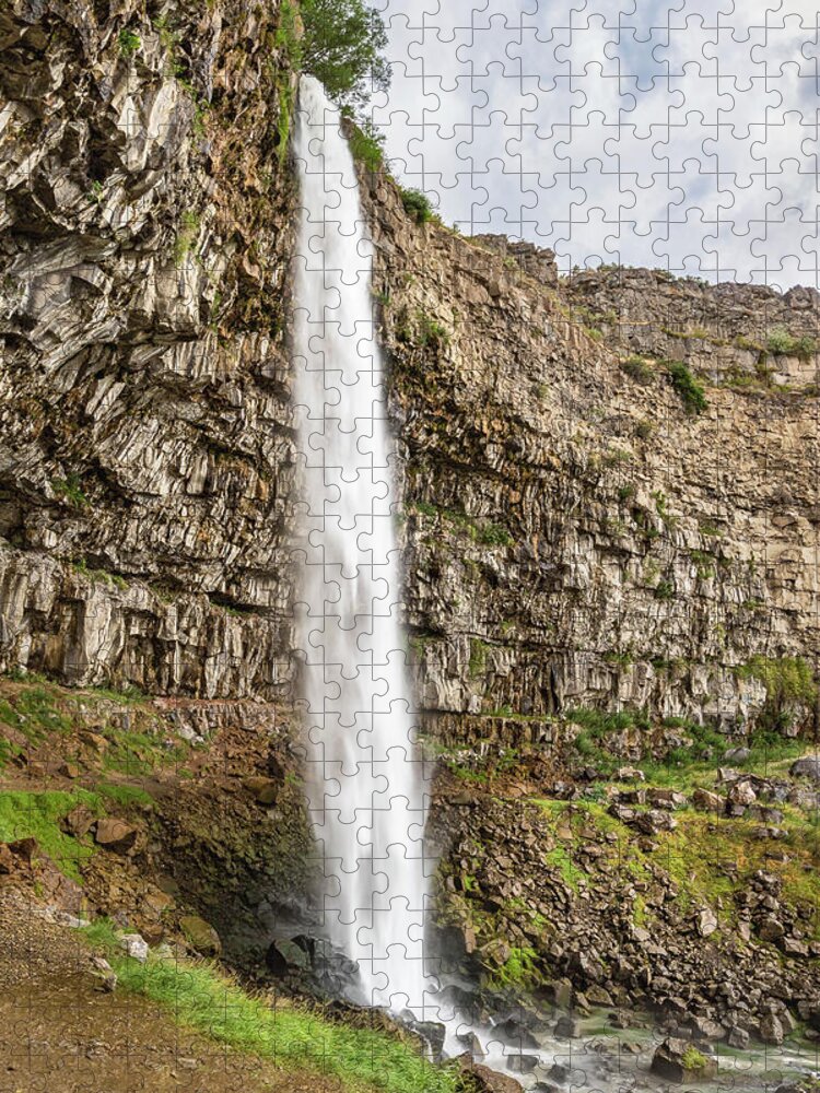 Perrine Coulee Jigsaw Puzzle featuring the photograph Perrine Coulee Falls by Gary Geddes