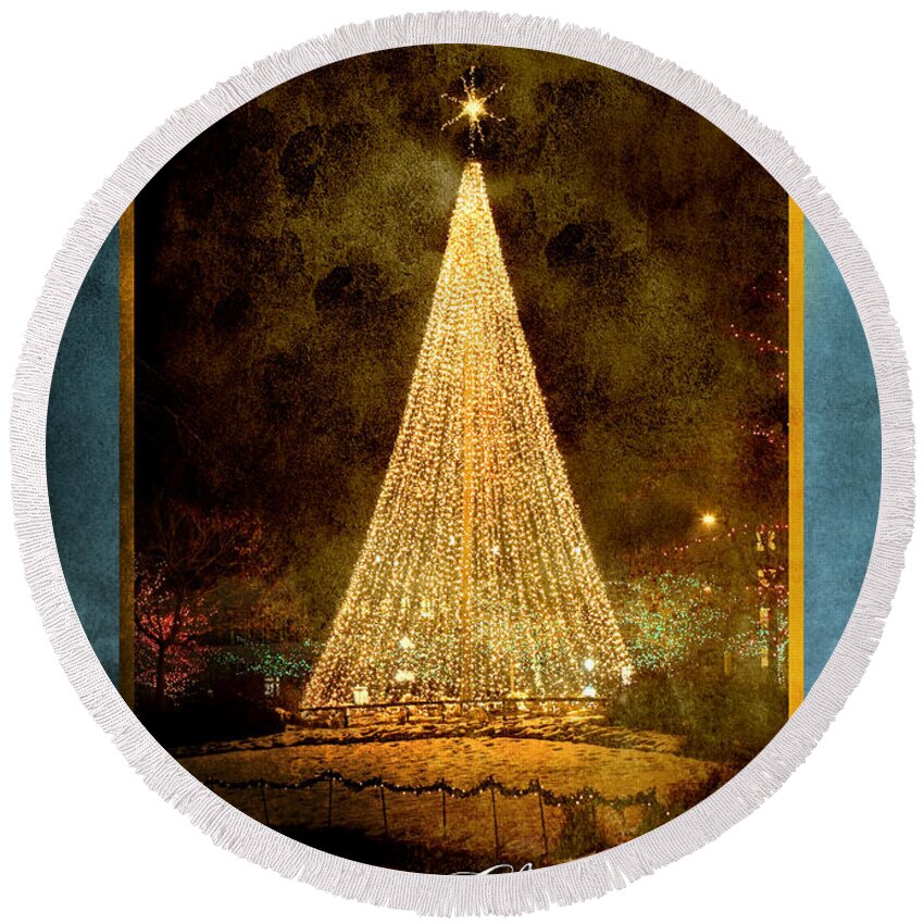 Christmas Round Beach Towel featuring the photograph Christmas Tree in the City #1 by Cindy Singleton