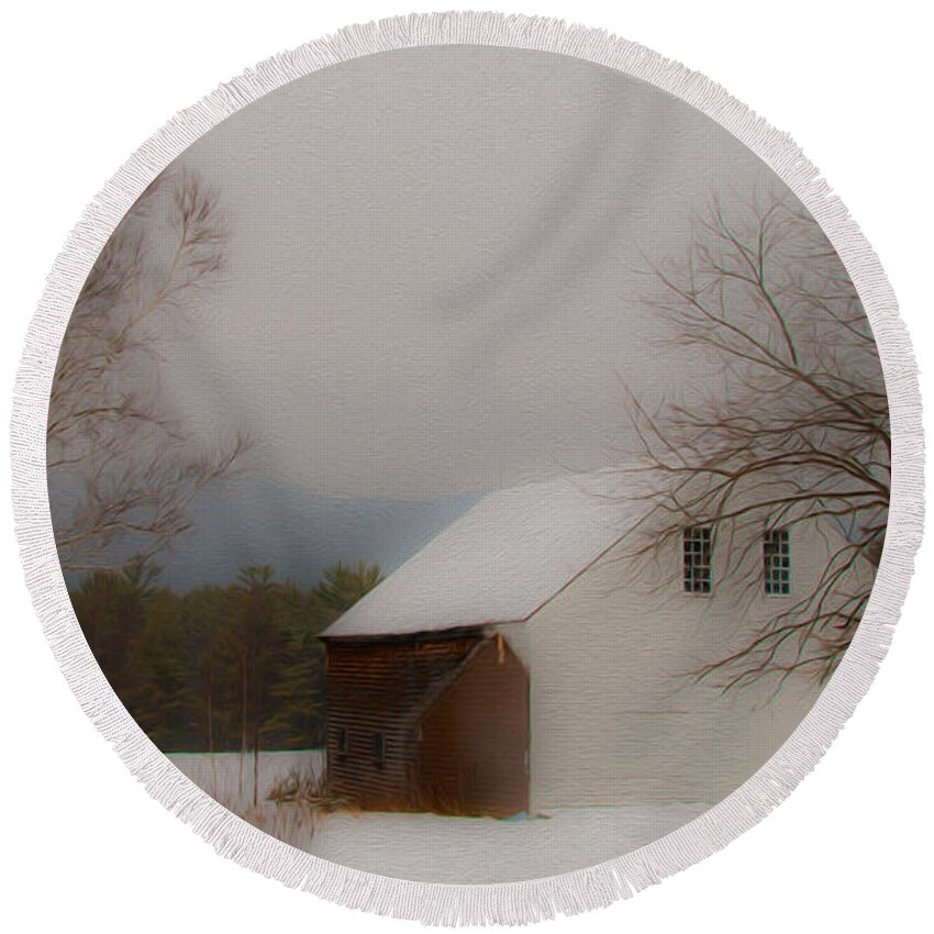 Barn Doors Round Beach Towel featuring the photograph Melvin Village Barn #1 by Brenda Jacobs