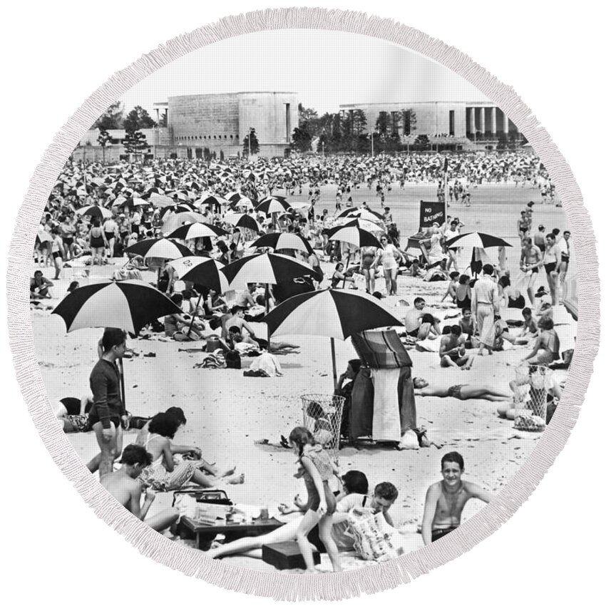 1938 Round Beach Towel featuring the photograph Orchard Beach In The Bronx by Underwood Archives