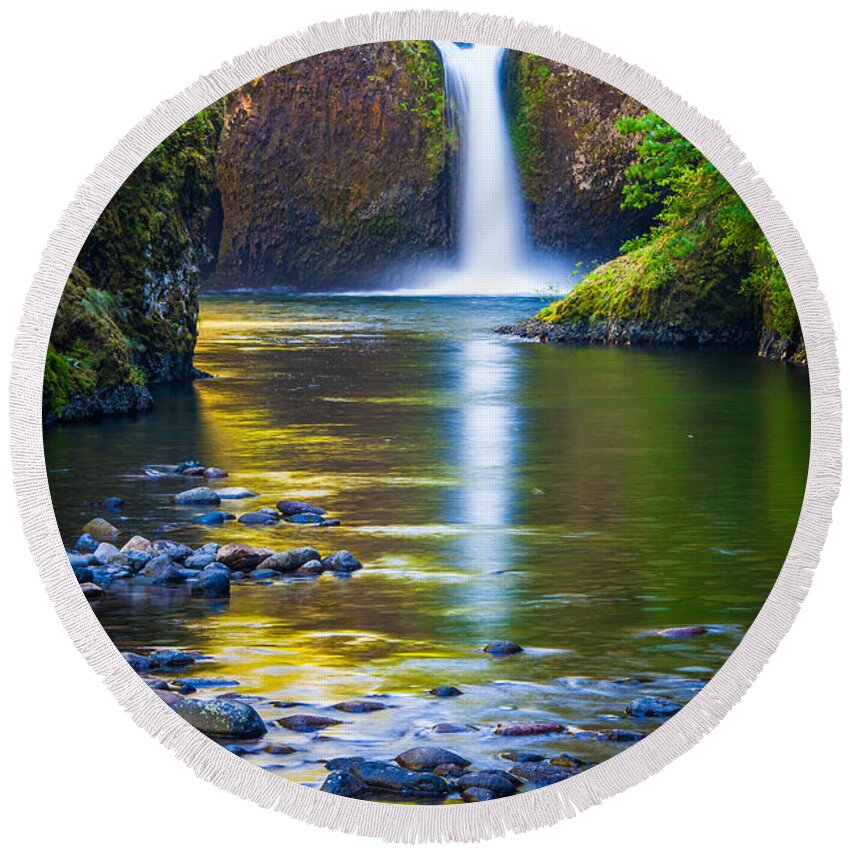 America Round Beach Towel featuring the photograph Punchbowl Falls #1 by Inge Johnsson