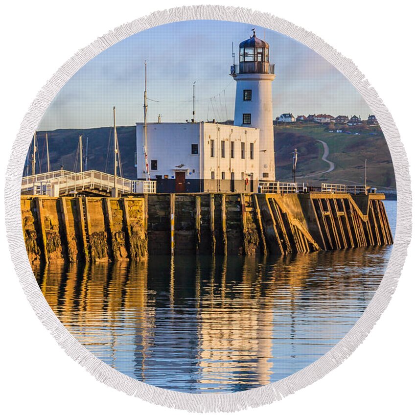 Bridge Round Beach Towel featuring the photograph Sunset over Scarborough Lighthouse #1 by Sue Leonard