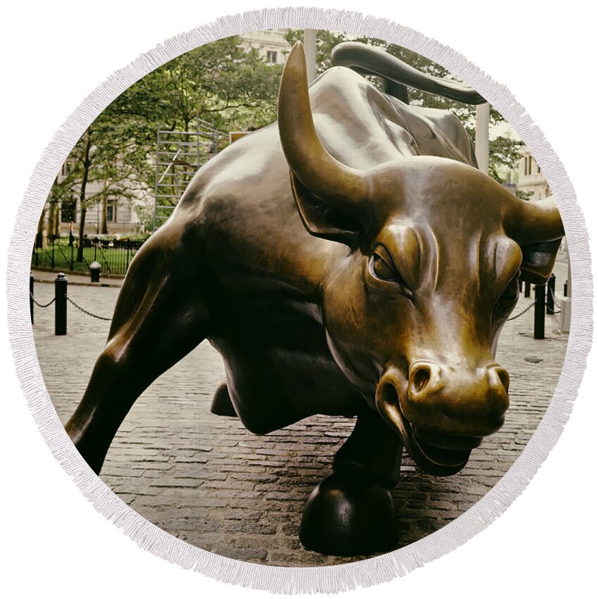 Wall Street Round Beach Towel featuring the photograph The Wall Street Bull #1 by Mountain Dreams