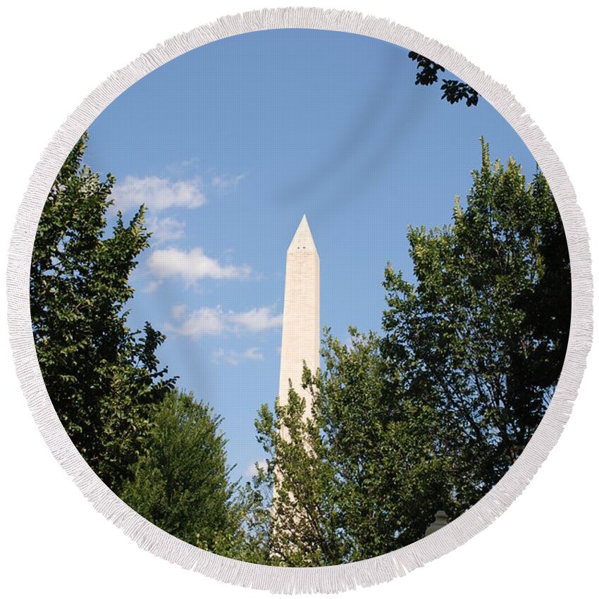 Washington Round Beach Towel featuring the photograph Washington Monument by Kenny Glover