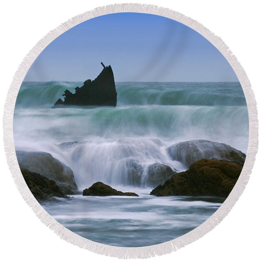 Shipwreck Round Beach Towel featuring the photograph 120118p106 by Arterra Picture Library