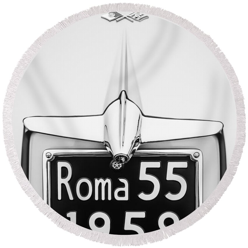 1955 Alfa Romeo 1900 Css Ghia Aigle Cabriolet Grille Emblem Round Beach Towel featuring the photograph 1955 Alfa Romeo 1900 CSS Ghia Aigle Cabriolet Grille Emblem - Super Sprint Emblem -0601bw by Jill Reger