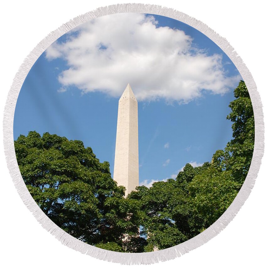 Washington Round Beach Towel featuring the photograph Obelisk Rises Into the Clouds by Kenny Glover