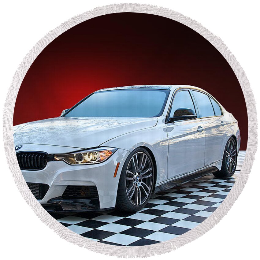 Auto Round Beach Towel featuring the photograph 2013 BMW 5 Series Sedan by Dave Koontz