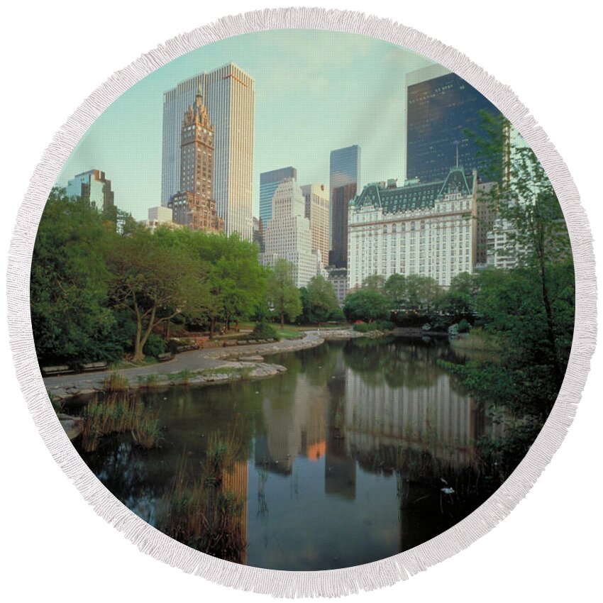 Tourism Round Beach Towel featuring the photograph Central Park #3 by Rafael Macia