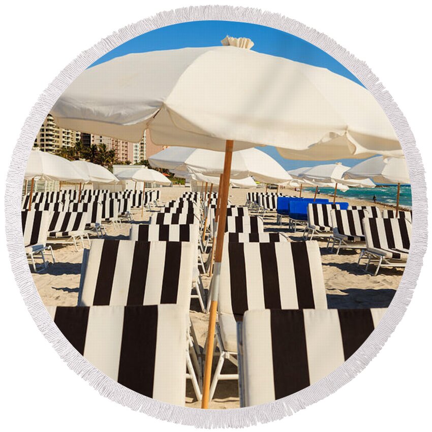Chair Round Beach Towel featuring the photograph Miami Beach #4 by Raul Rodriguez