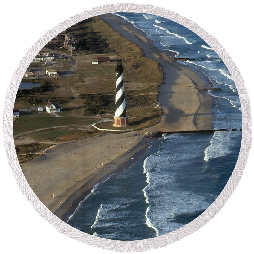 North Carolina Round Beach Towel featuring the photograph Cape Hatteras Lighthouse #5 by Bruce Roberts