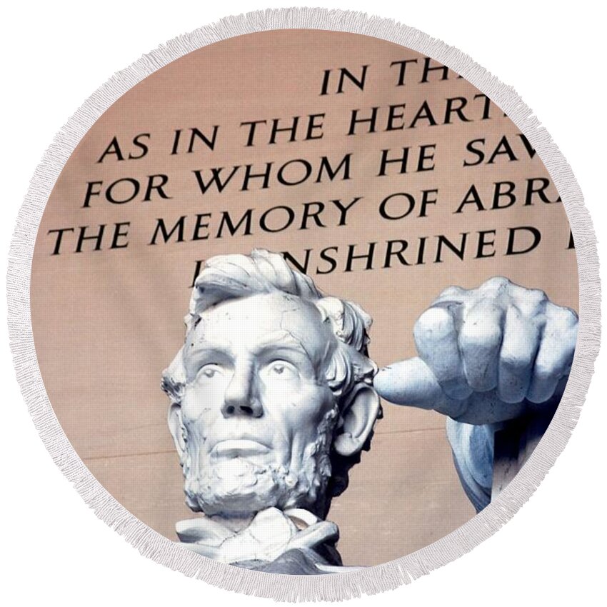 Washington Round Beach Towel featuring the photograph Lincoln Memorial by Kenny Glover