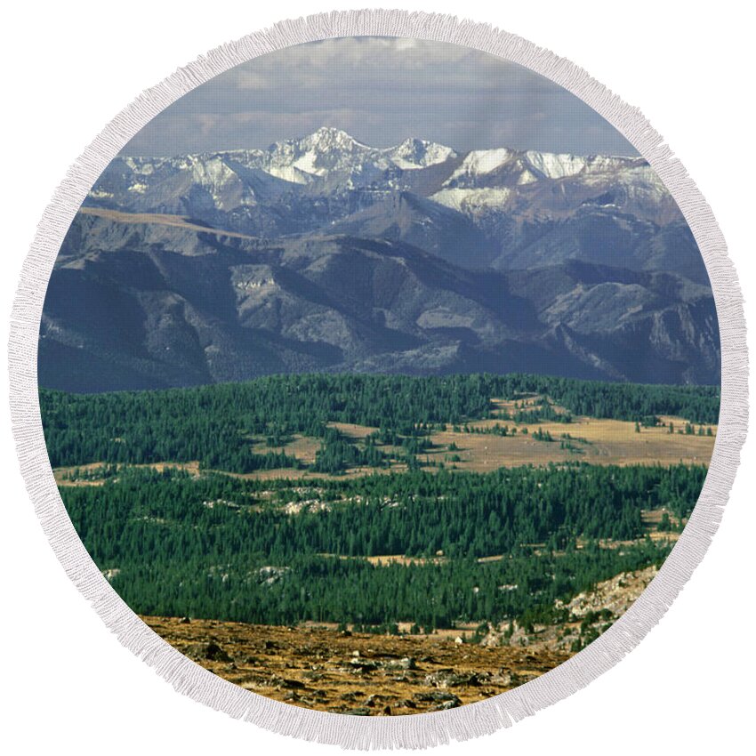 Beartooth Scenic Highway Round Beach Towel featuring the photograph M-A9207-Absaroka Range from US 212 by Ed Cooper Photography