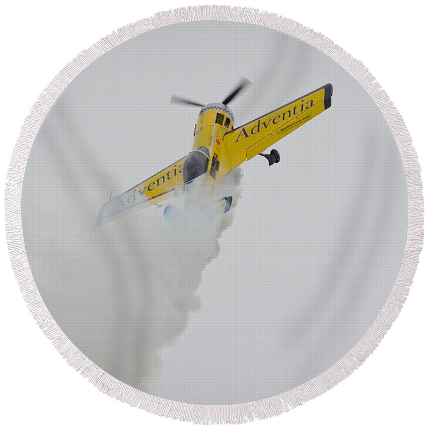 Acrobatics Round Beach Towel featuring the photograph Aerobatics at Cuatro Vientos II by Pablo Lopez