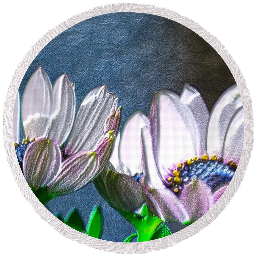 Flower Round Beach Towel featuring the photograph African Daisy Detail by Donna Brown