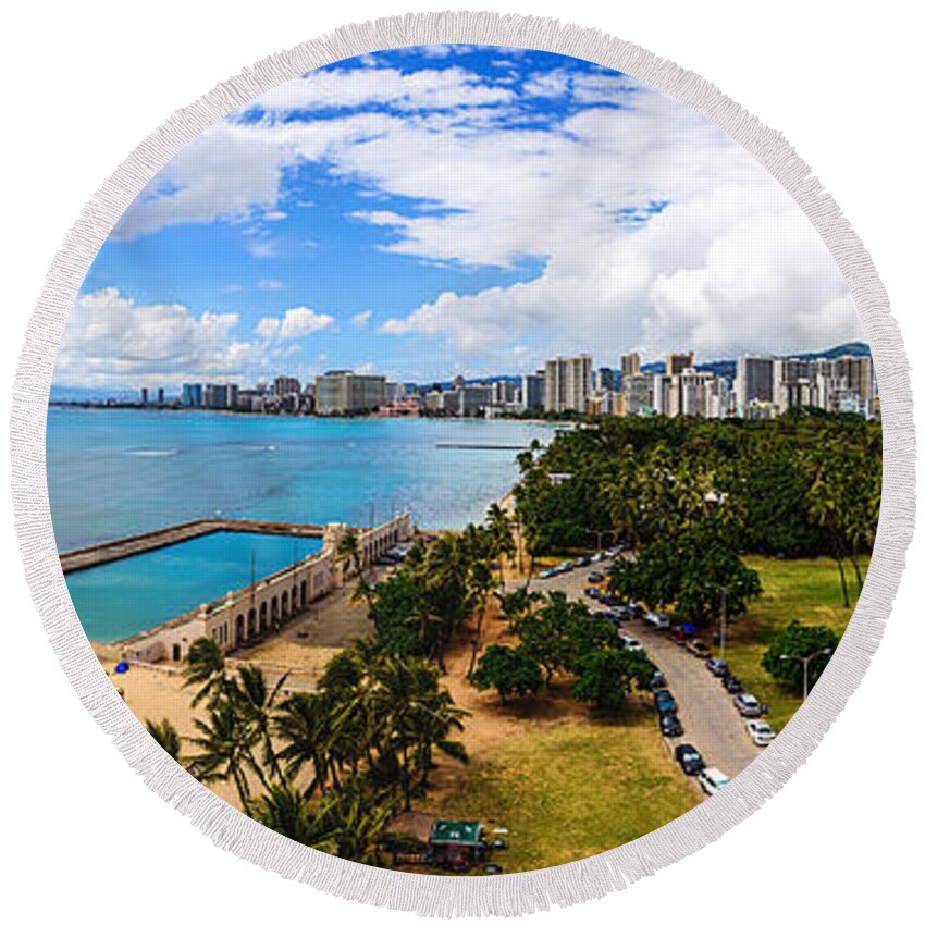 Paradise Round Beach Towel featuring the photograph Afternoon on Waikiki by Jason Chu