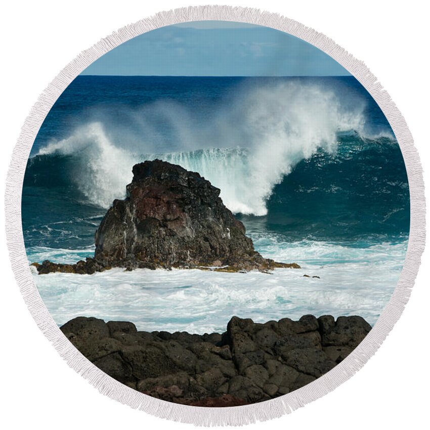 Wave Round Beach Towel featuring the photograph Akahanga Wave 2 by Kent Nancollas