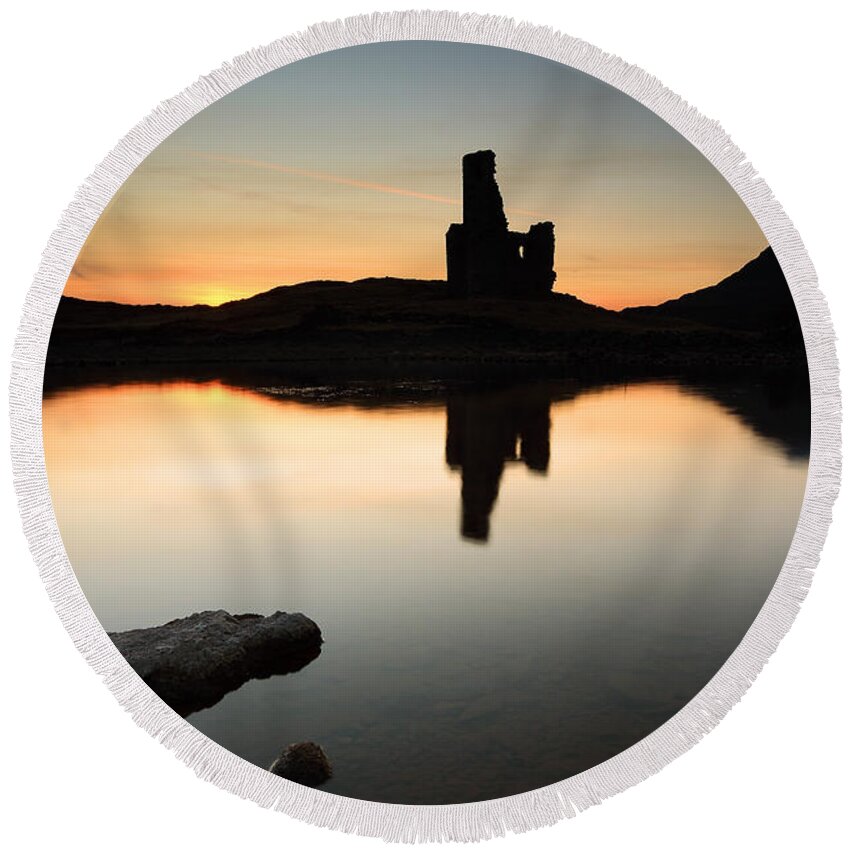 Ardvreck Castle Round Beach Towel featuring the photograph Ardvreck Sunset by Grant Glendinning