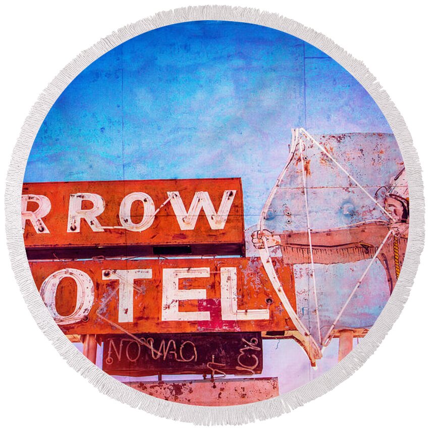 Made In America Round Beach Towel featuring the photograph Arrow Motel by Steven Bateson