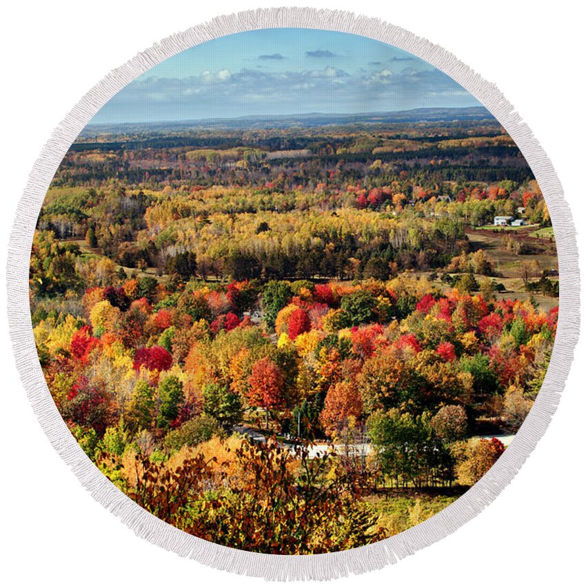 Autumn Picture Round Beach Towel featuring the photograph Autumn Glory Landscape by Gwen Gibson