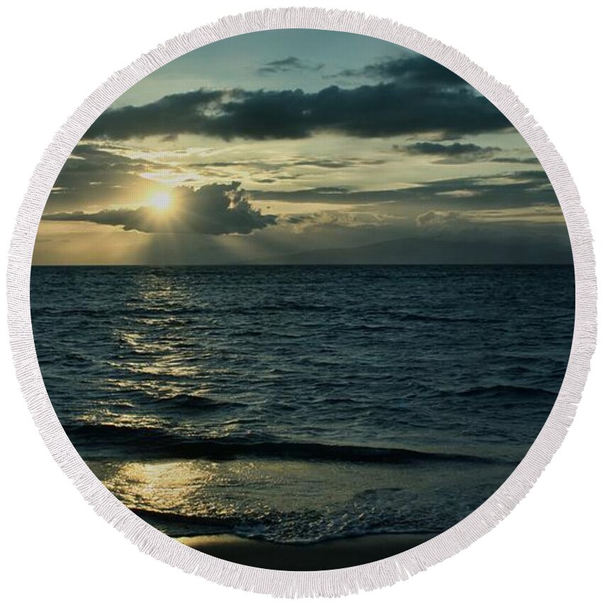 Sunset Round Beach Towel featuring the photograph Before Sunset by Peggy Hughes