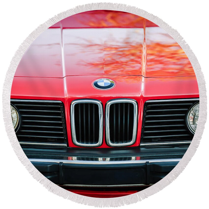Bmw 635csi Grille Round Beach Towel featuring the photograph BMW 635CSI Grille -1733c by Jill Reger