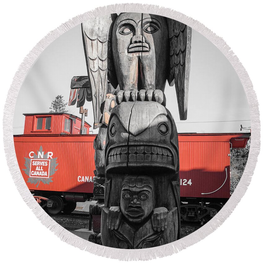 Totem Round Beach Towel featuring the photograph Canadian Totem and Railway by Roxy Hurtubise