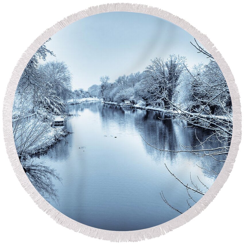 Avon Round Beach Towel featuring the photograph Canal in Winter by Mark Llewellyn