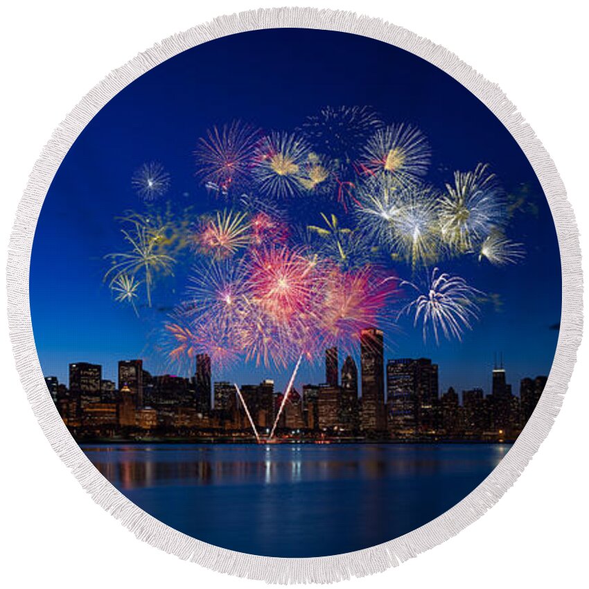Chicago Round Beach Towel featuring the photograph Chicago Lakefront Fireworks by Steve Gadomski
