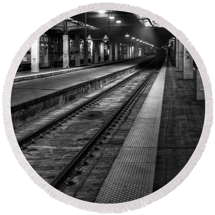 Union Round Beach Towel featuring the photograph Chicago Union Station by Scott Norris