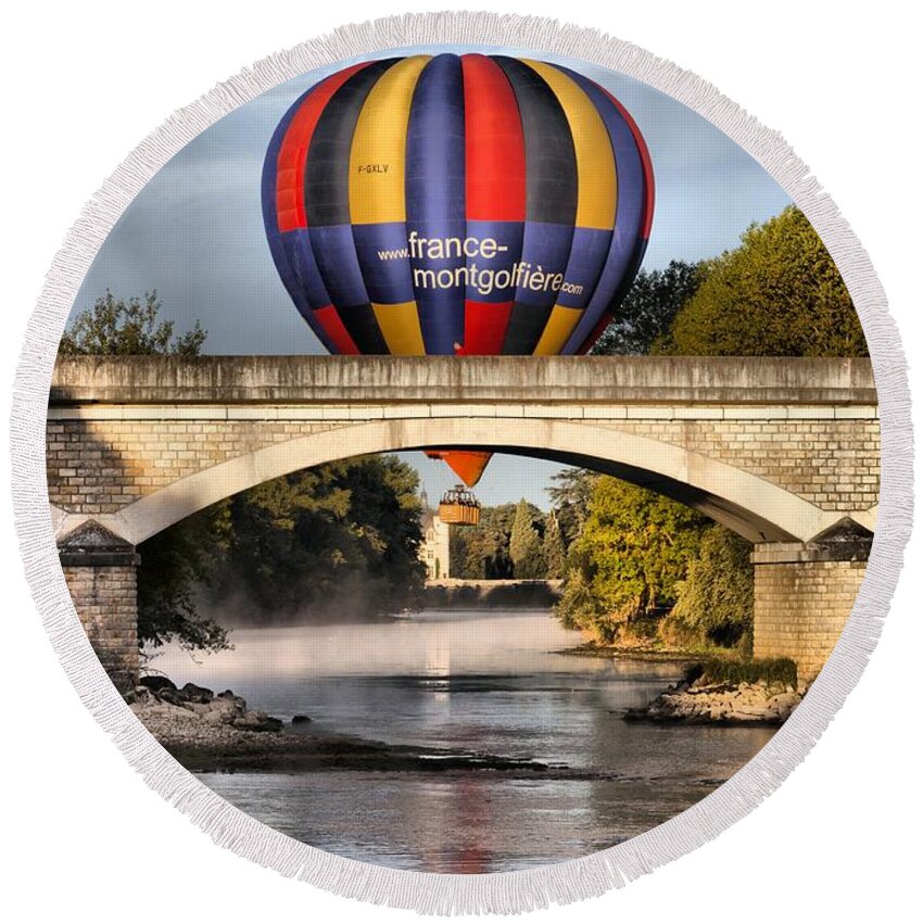 Balloons Round Beach Towel featuring the photograph Close call by Mick Flynn