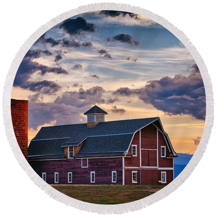 Old Round Beach Towel featuring the photograph Colorado Barn by Darren White
