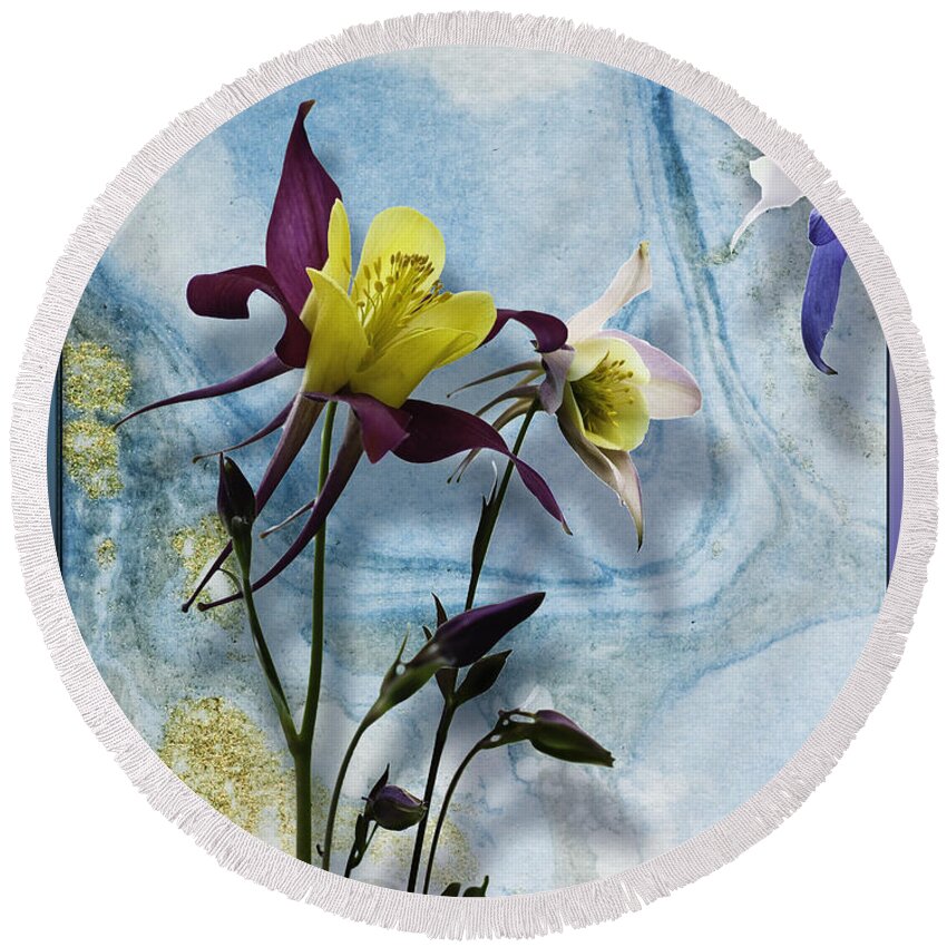 Ink Pigments On Rice Paper Round Beach Towel featuring the mixed media Columbine blossom with suminagashi ink by Peter V Quenter