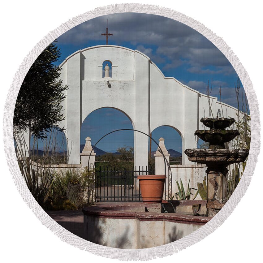Arches Round Beach Towel featuring the photograph Courtyard at the Mission by Ed Gleichman
