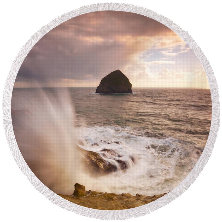 Ocean Round Beach Towel featuring the photograph Crashing The Cape by Darren White